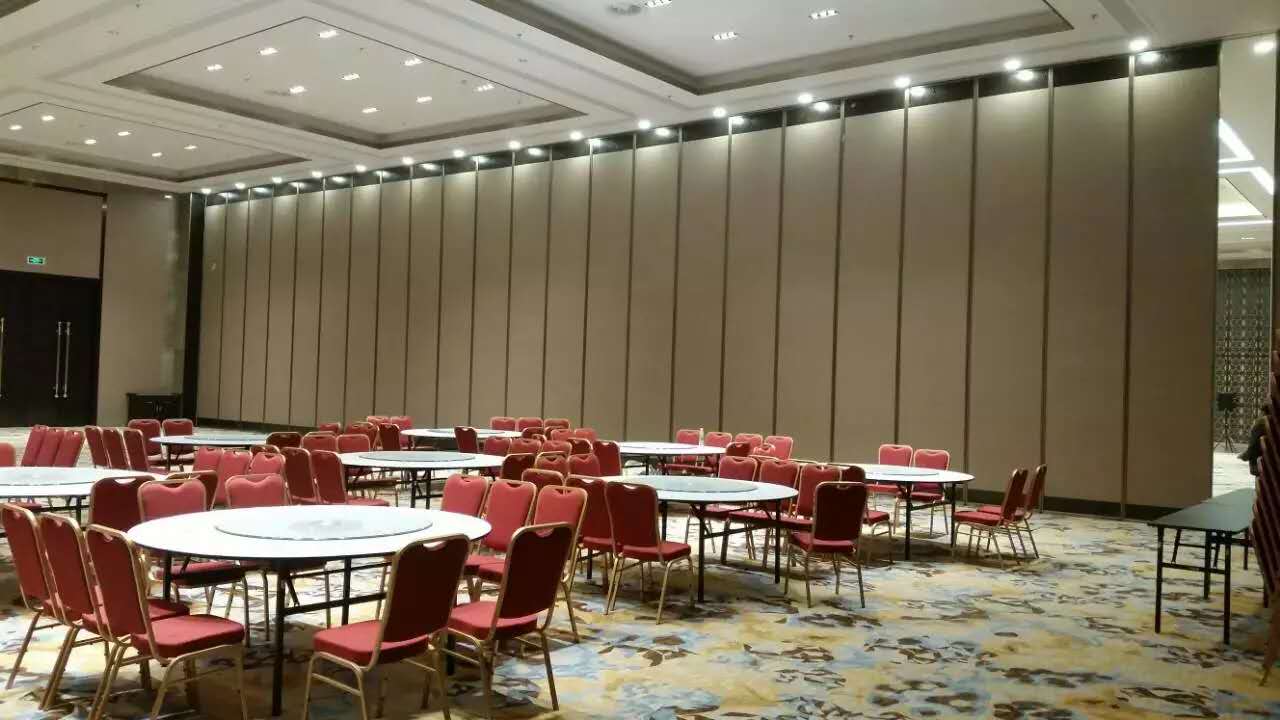 重慶市開(kāi)縣金科大酒店(五******)8m高活動(dòng)隔斷