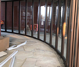 弧形有框玻璃活動隔斷